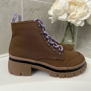 Steve Madden Girls JHuckle Lug Sole Hiker Boots Size 4